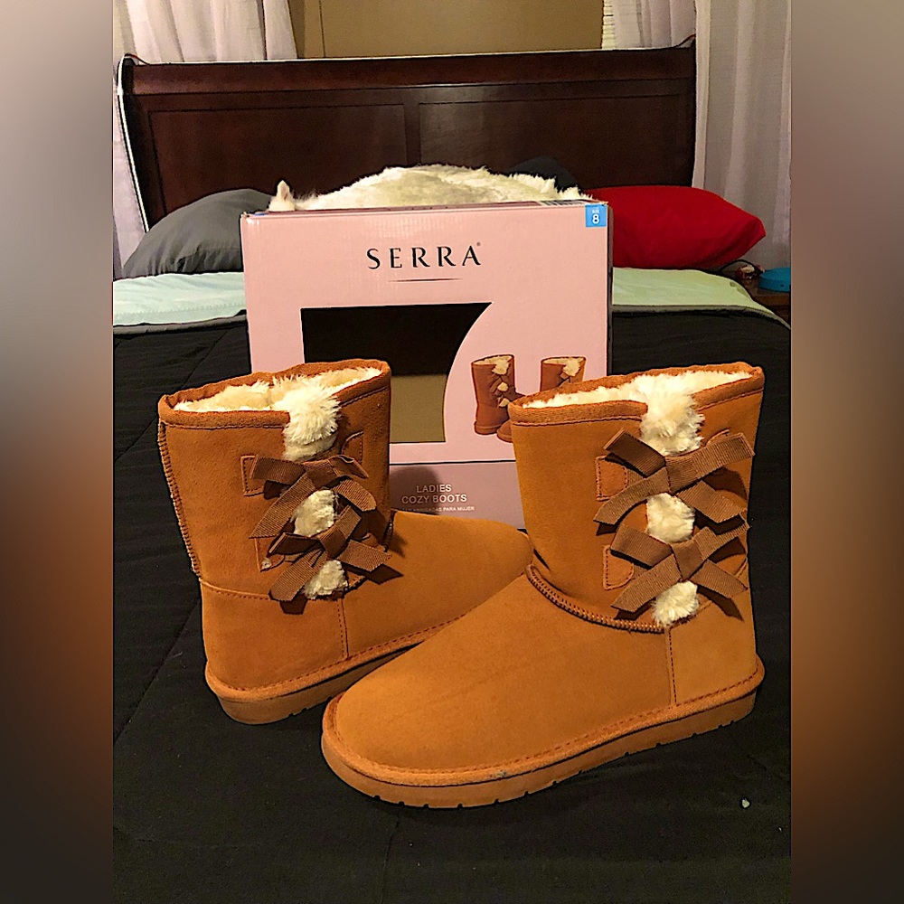 BNWB Woman’s Serra Boots